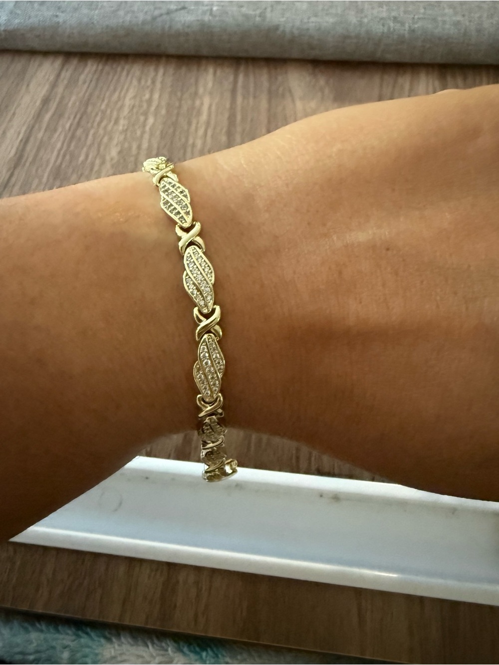 Gold Leaf-Link Bracelet with Crystal Detailing - Women Jewelry
